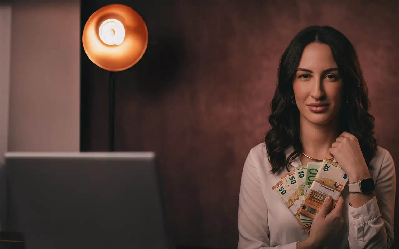 monika - autonomous sales agent - first photo as a partner of City Profit digital agency